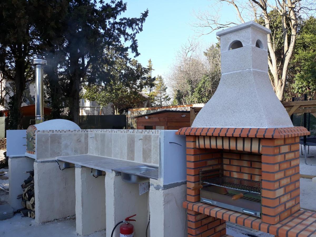 Gite De Leonie Moulin De Tartay En Avignon Exterior foto